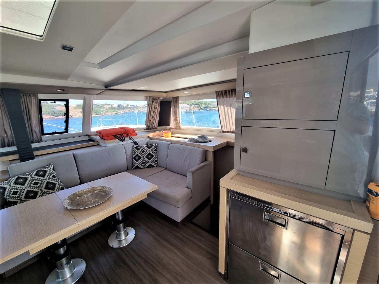 Photo #10 - Fountaine Pajot Astrea 42 - 4 + 2 cab. (Princess Kiara) in Lavrion - 29588