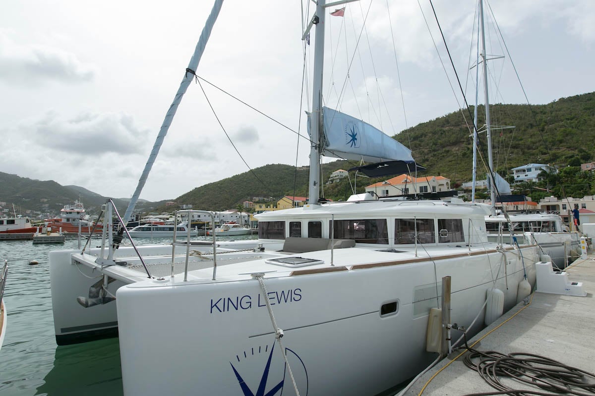 Photo #3 - Lagoon 450 F - 4 + 2 cab. (King Lewis) in Nanny Cay - 29629