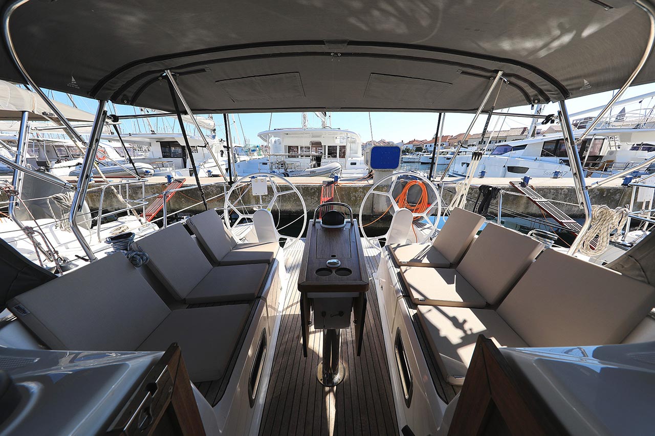 Photo #9 - Bavaria Cruiser 37 - 3 cab. (Bahari) in Trogir - 29651