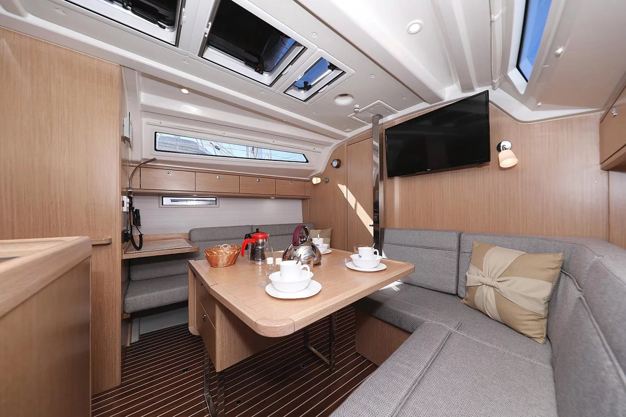 Bavaria Cruiser 37 - 3 cab. (Bahari)  - 13