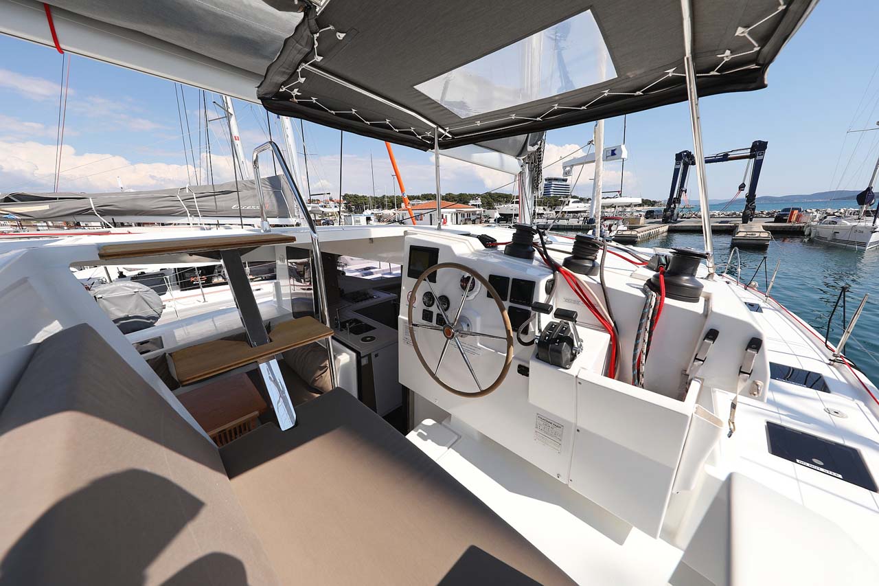 Photo #8 - Fountaine Pajot Lucia 40 - 4 cab. (Canopus) in Murter - 29708
