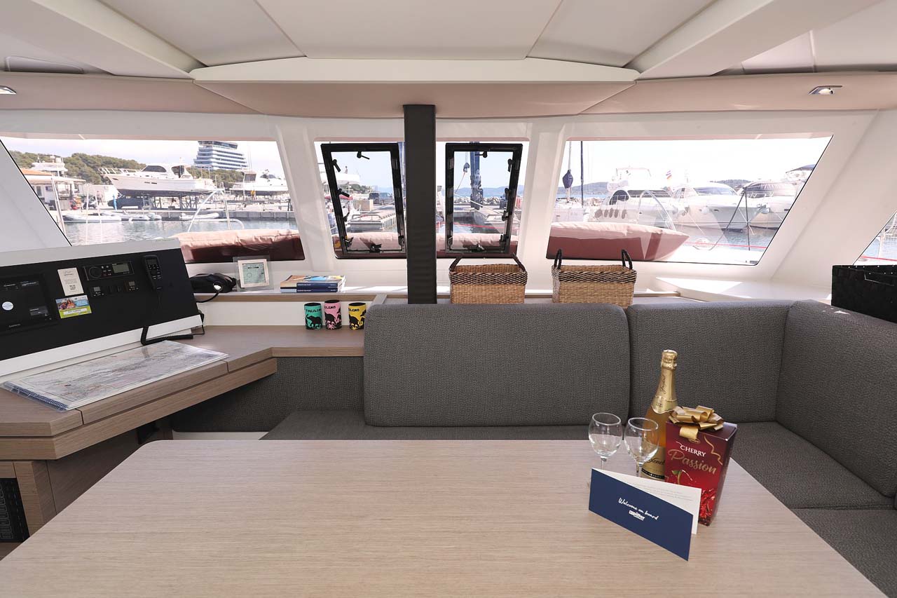 Photo #13 - Fountaine Pajot Lucia 40 - 4 cab. (Canopus) in Murter - 29708
