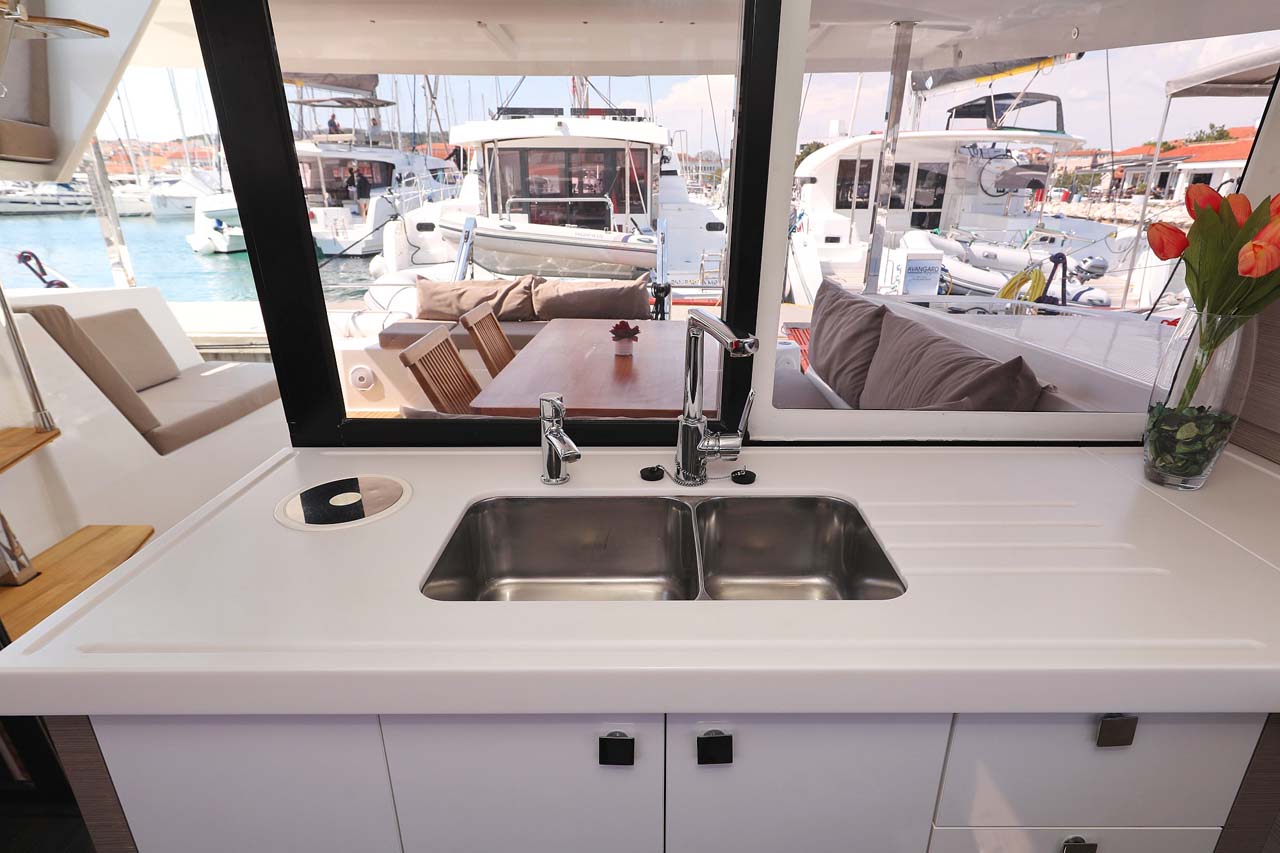 Photo #16 - Fountaine Pajot Lucia 40 - 4 cab. (Canopus) in Murter - 29708