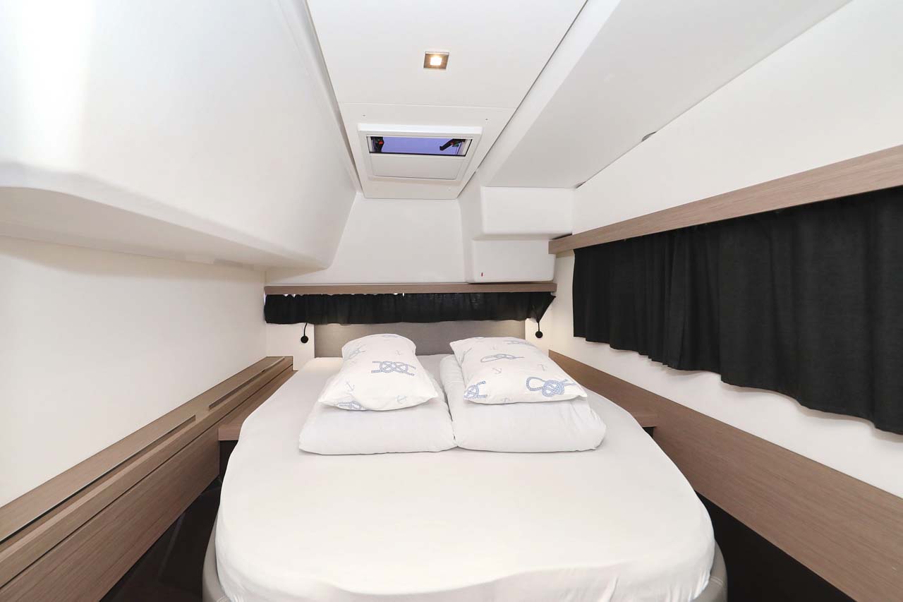 Photo #23 - Fountaine Pajot Lucia 40 - 4 cab. (Canopus) in Murter - 29708