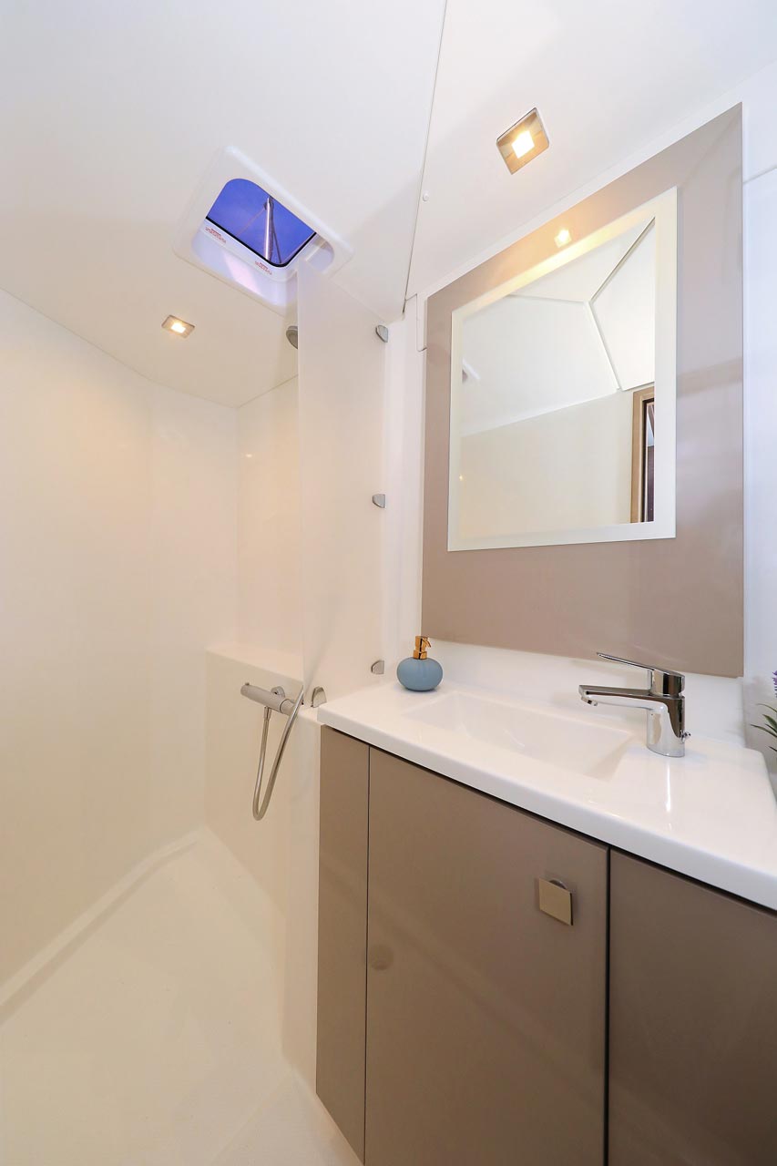 Photo #11 - Fountaine Pajot Lucia 40 - 4 cab. (Felicitas II) en Biograd - 29709