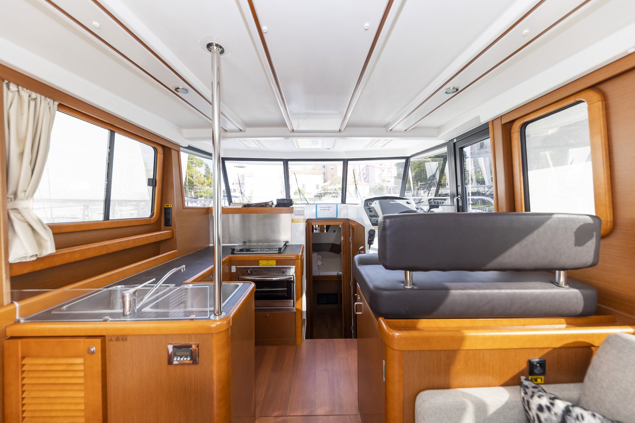 Photo #10 - Swift Trawler 34 Fly (Blue Sky) in Zadar - 29767