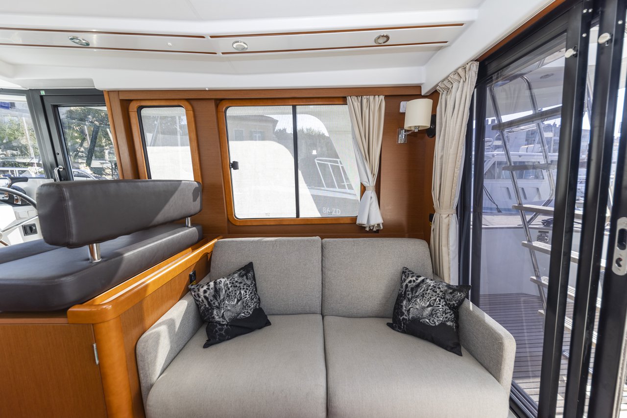 Photo #12 - Swift Trawler 34 Fly (Blue Sky) in Zadar - 29767
