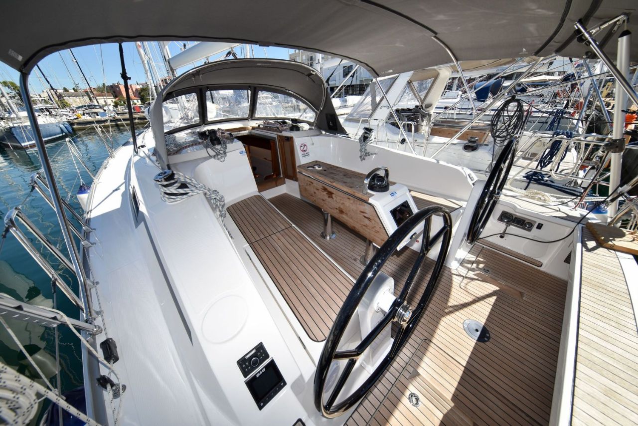 Photo #33 - Bavaria Cruiser 41 - 3 cab. (Nixie) in Zara - 29810