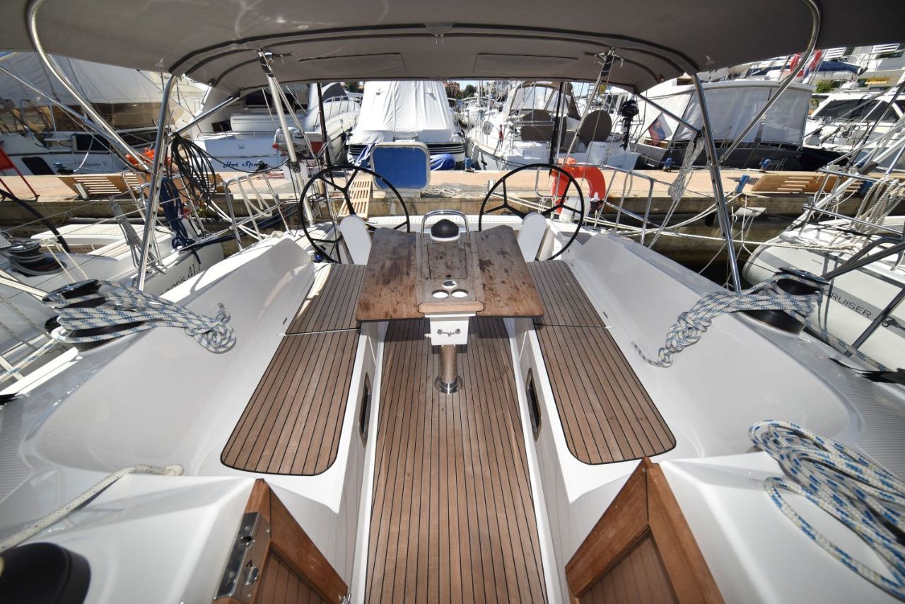 Photo #36 - Bavaria Cruiser 41 - 3 cab. (Nixie) in Zara - 29810