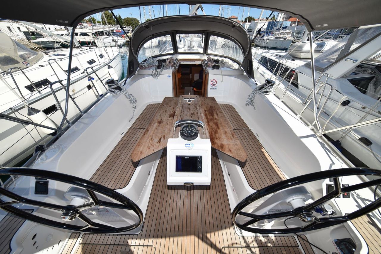 Photo #38 - Bavaria Cruiser 41 - 3 cab. (Nixie) in Zara - 29810