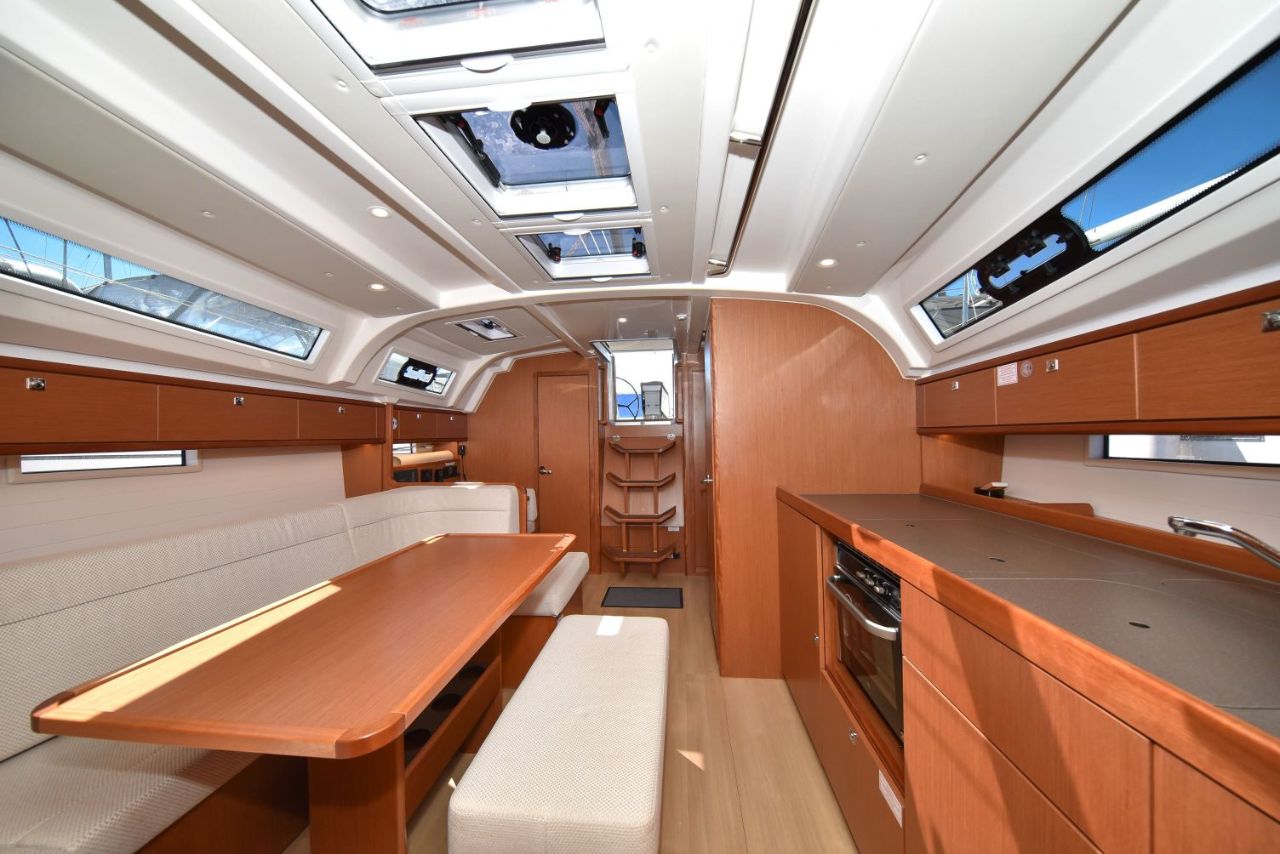 Photo #7 - Bavaria Cruiser 41 - 3 cab. (Nixie) in Zara - 29810