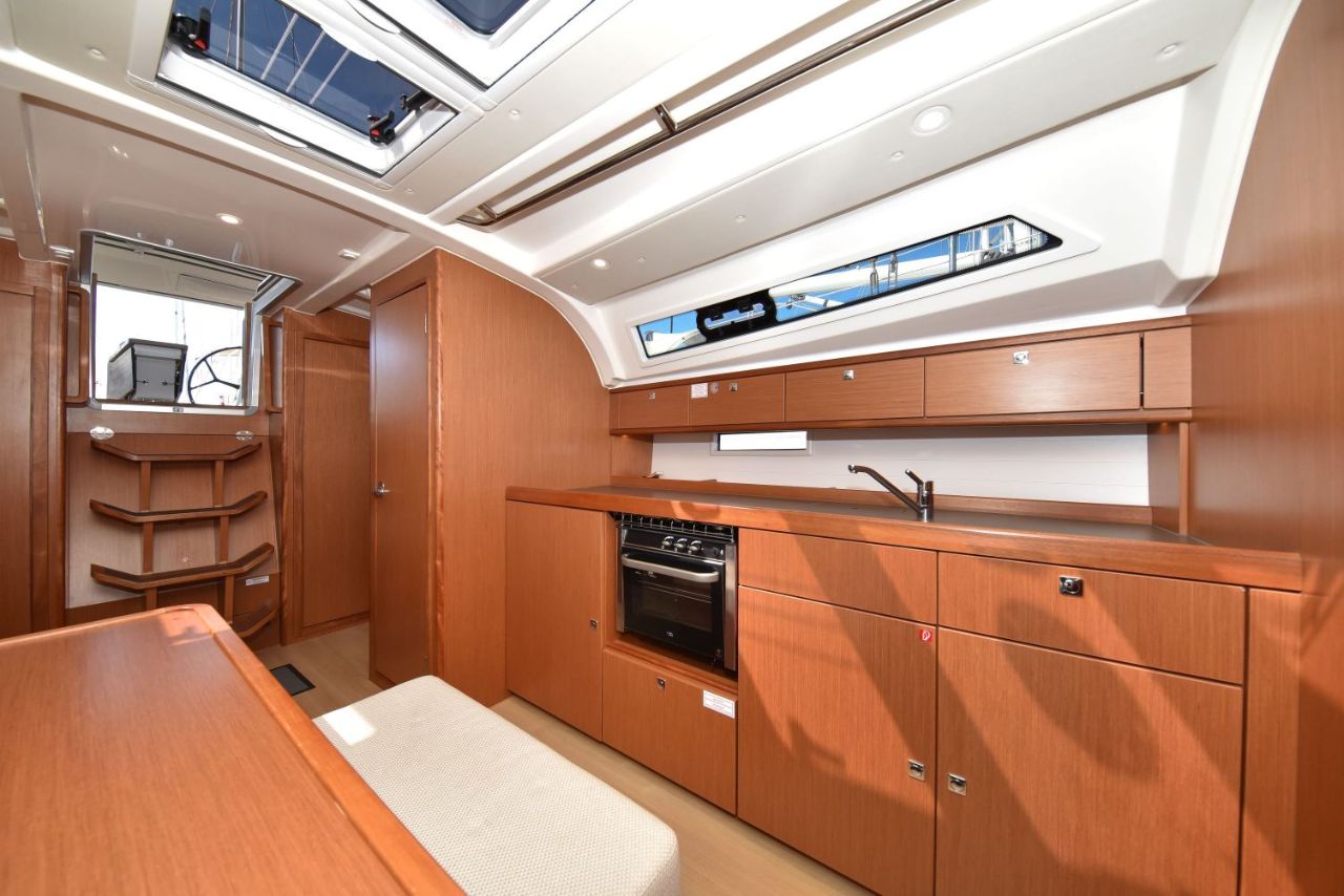 Photo #8 - Bavaria Cruiser 41 - 3 cab. (Nixie) in Zara - 29810