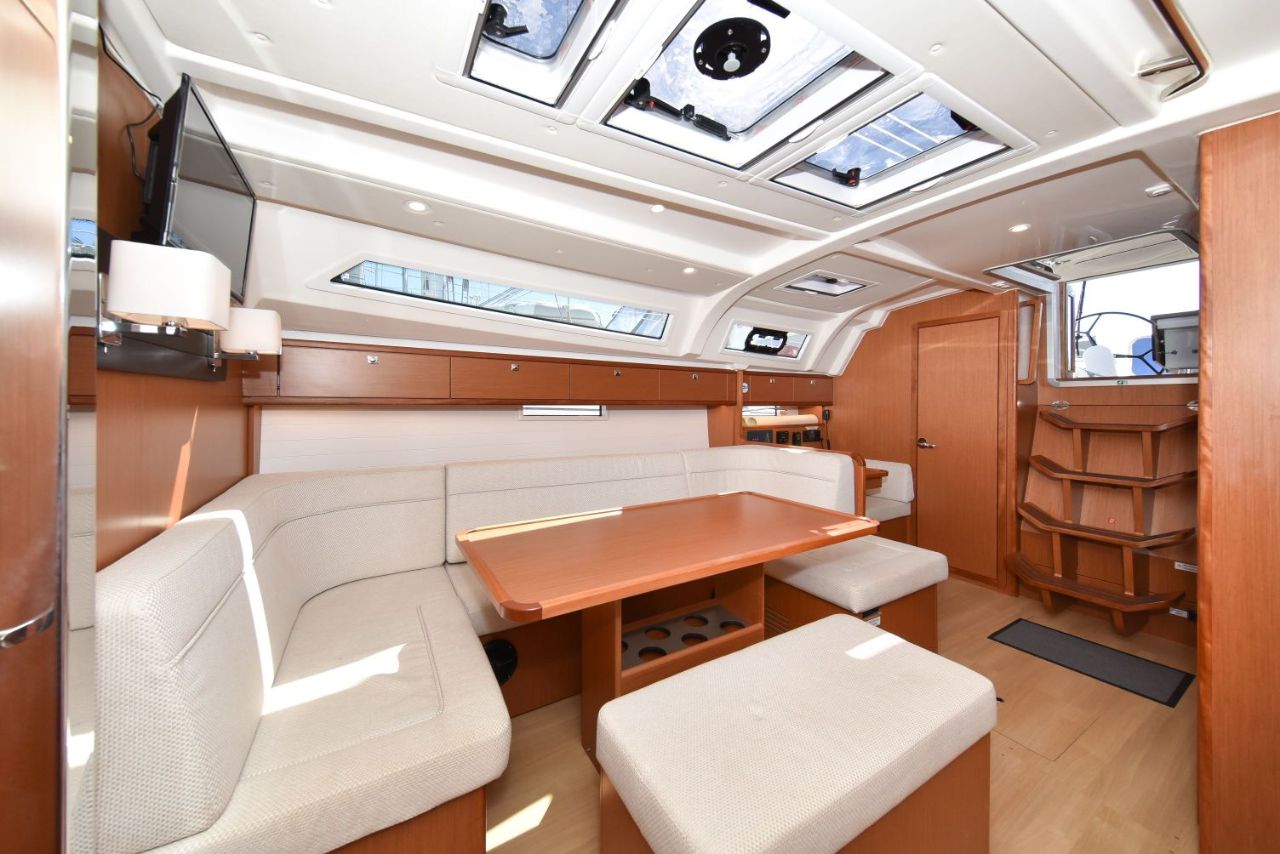 Photo #9 - Bavaria Cruiser 41 - 3 cab. (Nixie) in Zara - 29810