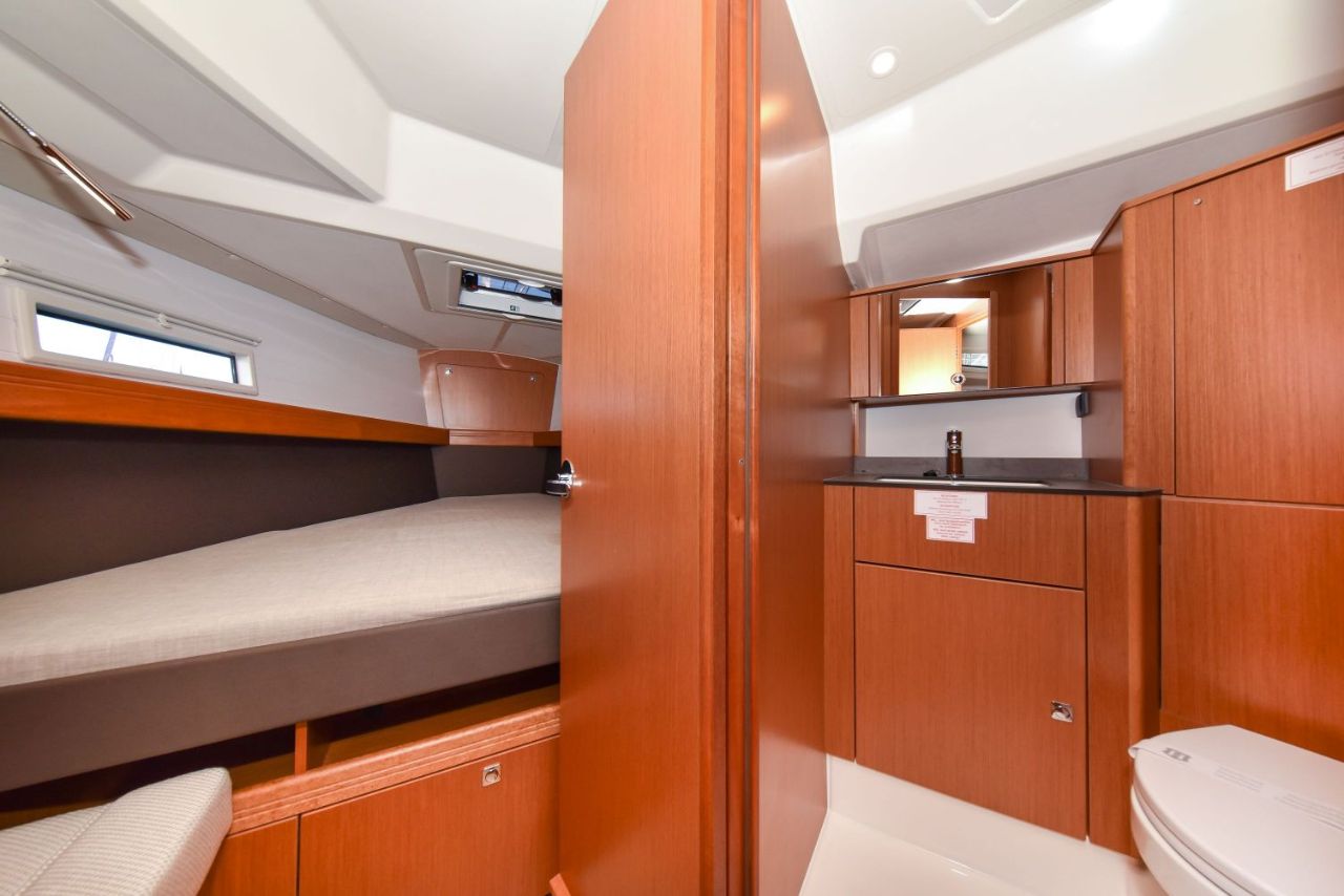 Photo #16 - Bavaria Cruiser 41 - 3 cab. (Nixie) in Zara - 29810