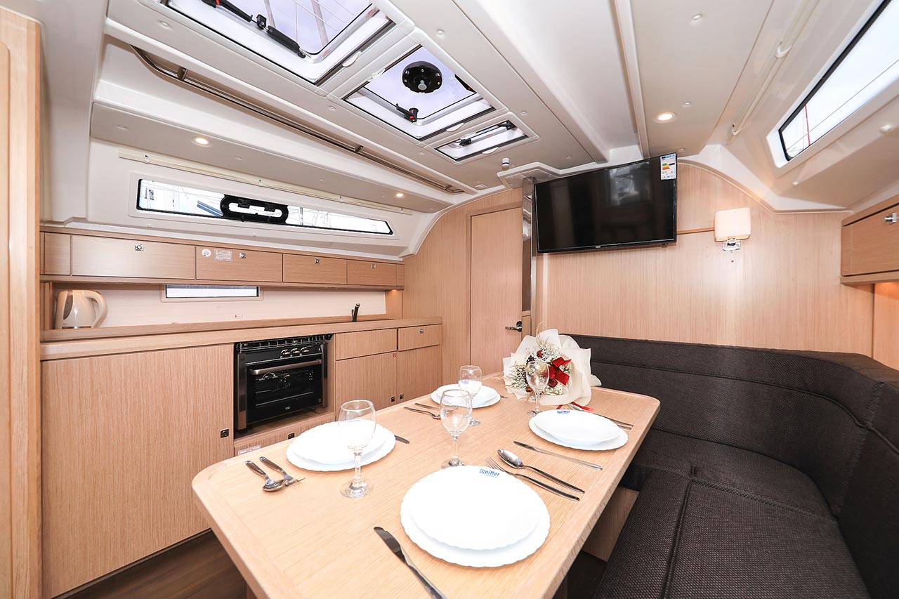 Photo #2 - Bavaria Cruiser 41 - 3 cab. (Fleur de Lys) en Murter - 29850