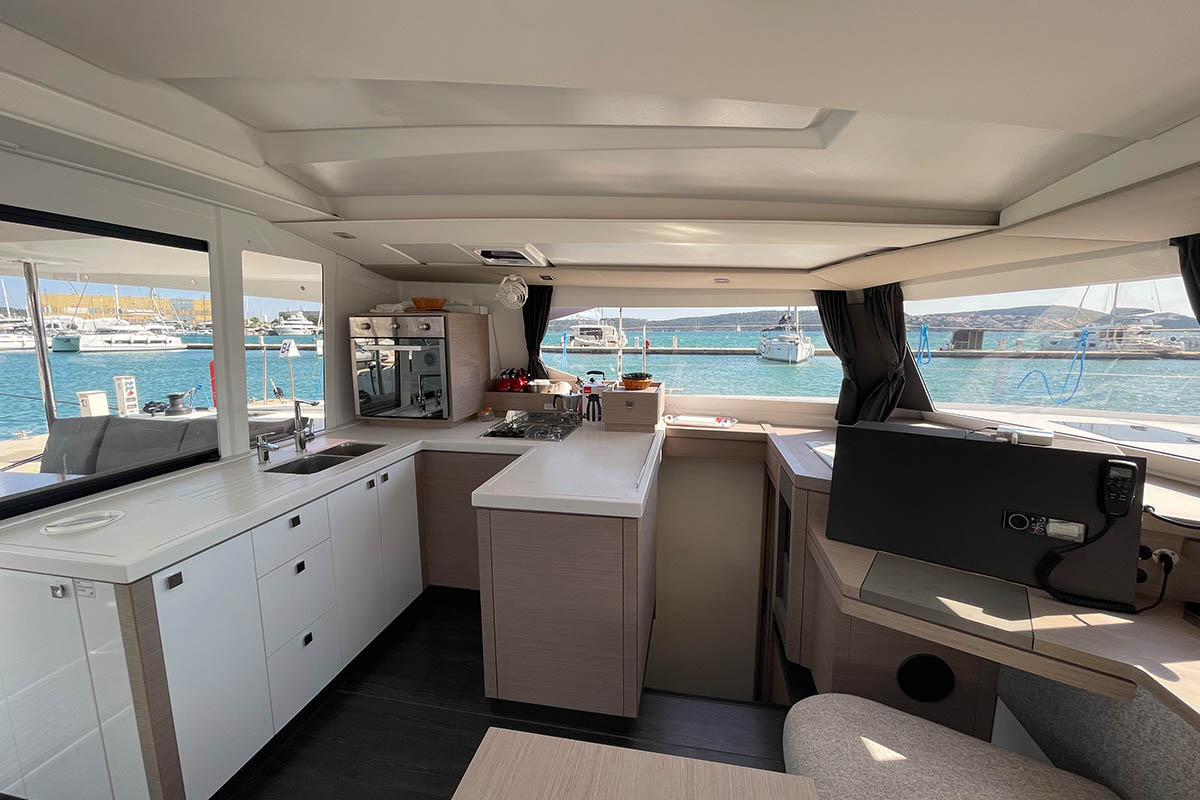 Photo #32 - Fountaine Pajot Astrea 42 - 4 + 2 cab. (Barramundi III) in Trogir - 29853