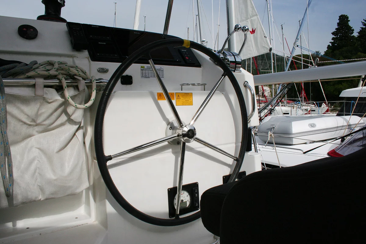 Lagoon 40 - 4 + 2 cab (Wera of Sweden)  - 6