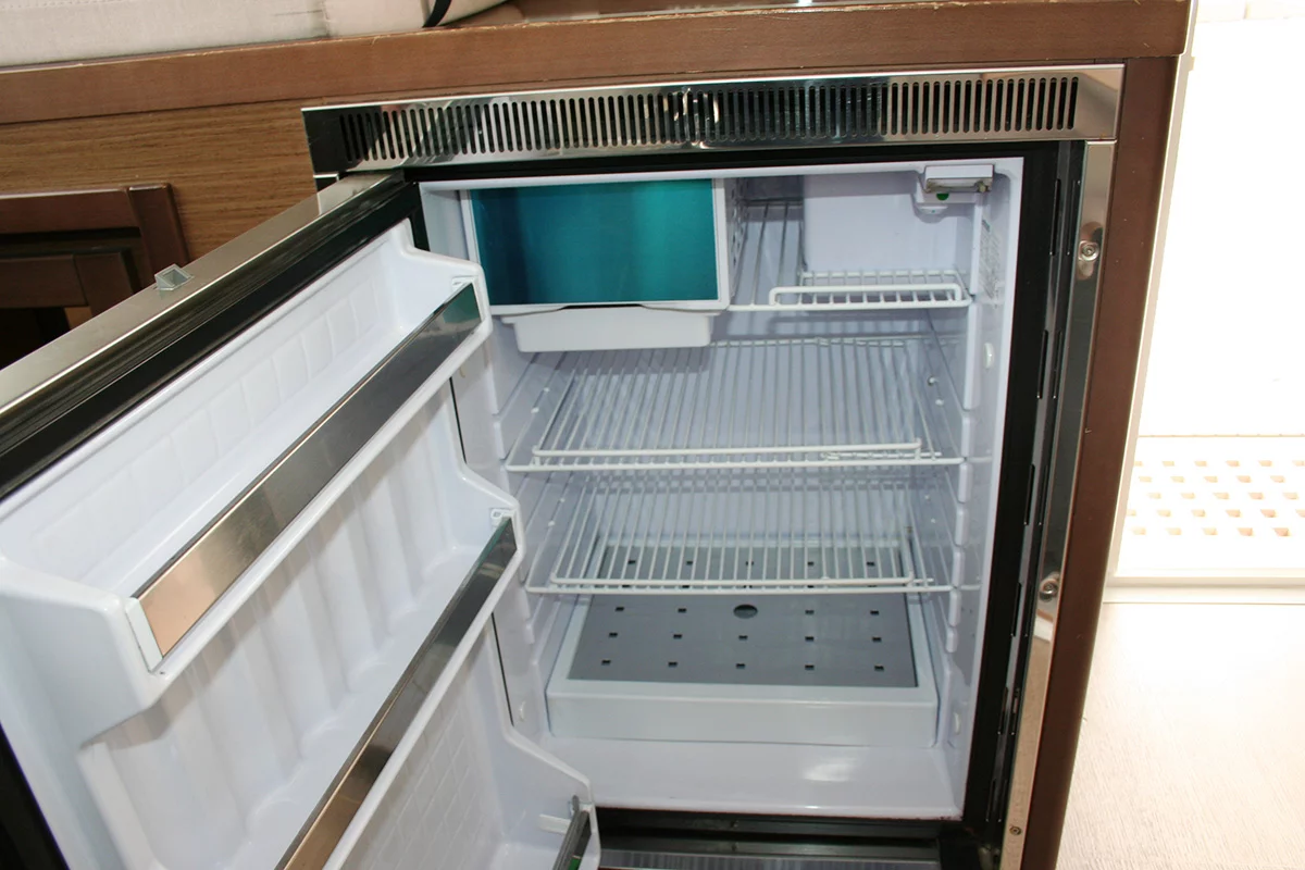Lagoon 40 - 4 + 2 cab (Wera of Sweden)  - 16
