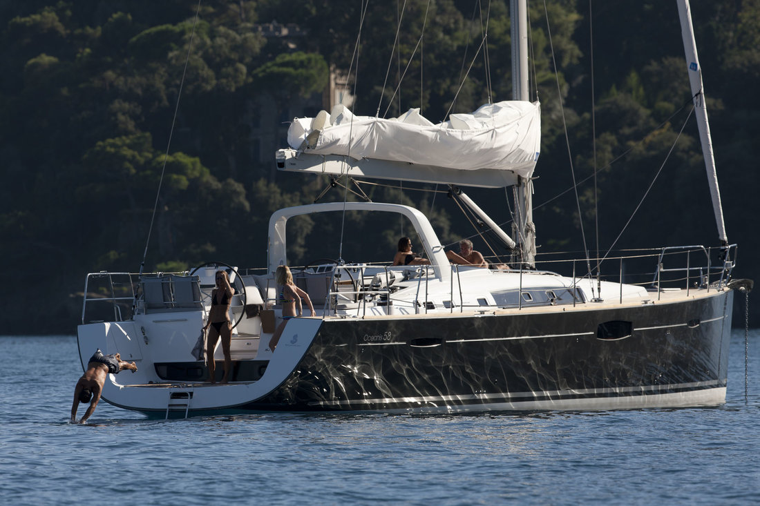 Photo #4 - Oceanis 58 - 3 + 1 cab. (Queen Axiera) in Trogir - 29932
