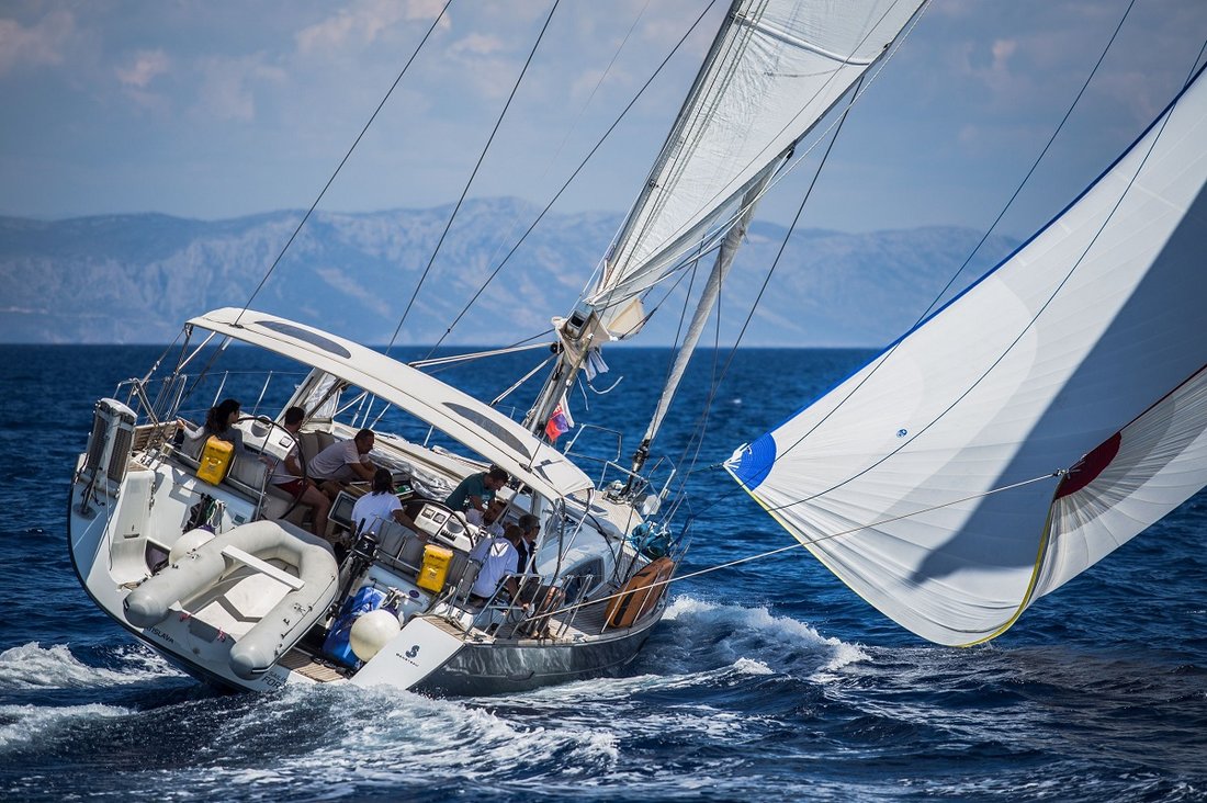 Photo #6 - Oceanis 58 - 3 + 1 cab. (Queen Axiera) in Trogir - 29932