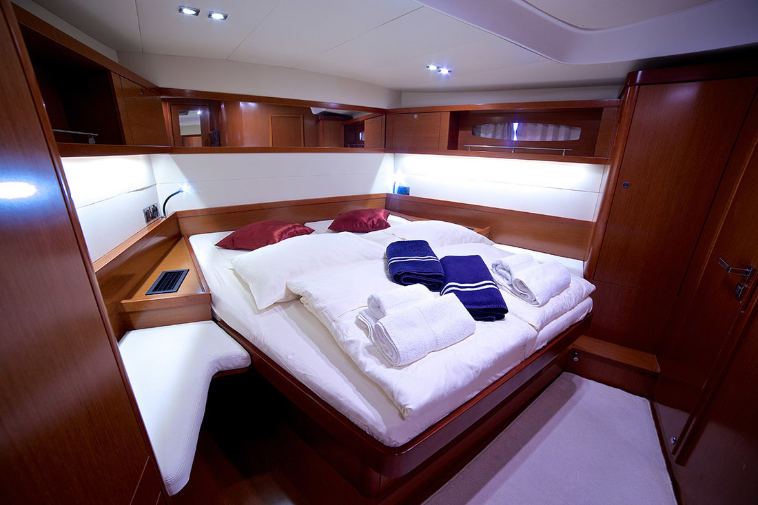 Photo #17 - Oceanis 58 - 3 + 1 cab. (Queen Axiera) in Trogir - 29932