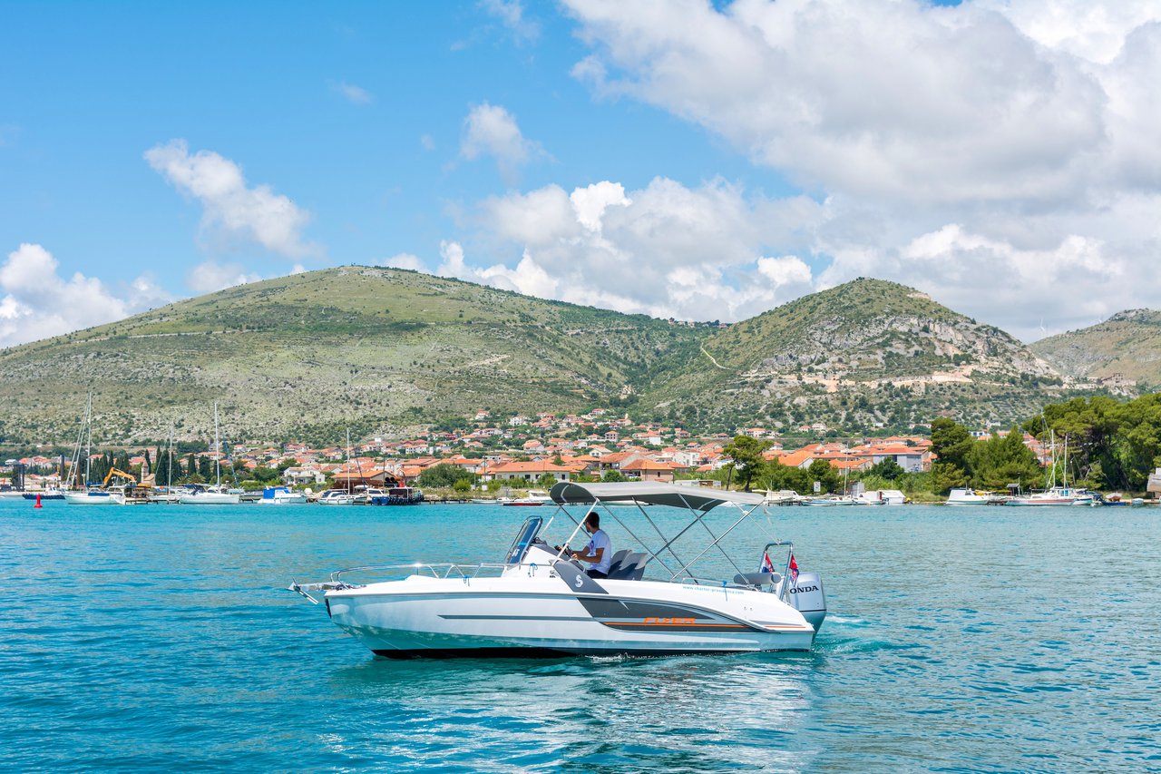 Photo #11 - Beneteau Flyer 6.6 Space Deck (Benetau Flyer 6.6 Space Deck) en Trogir - 29934