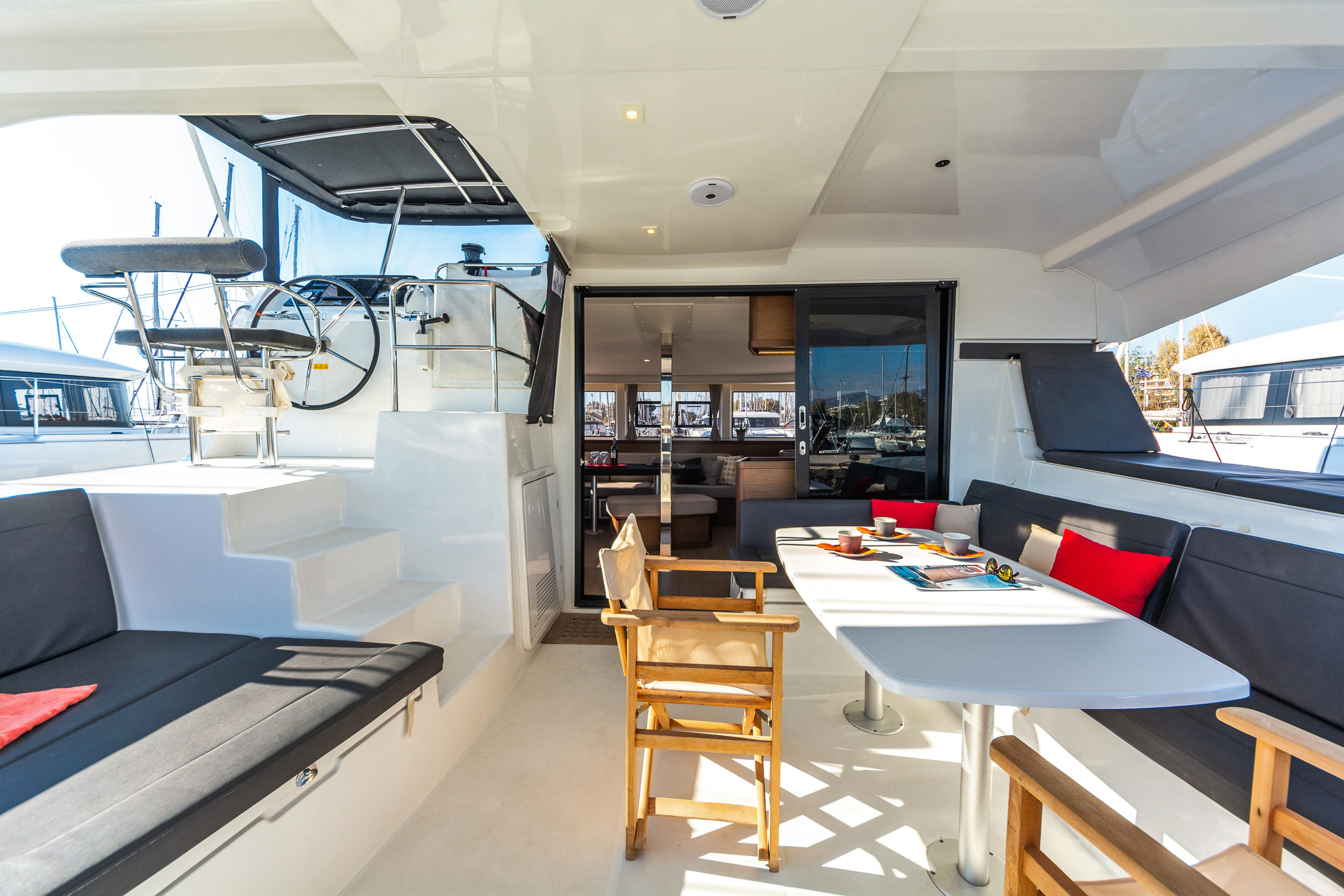 Photo #7 - Lagoon 42 - 4 + 2 cab. (Wind Whisper) in Paros - 29938