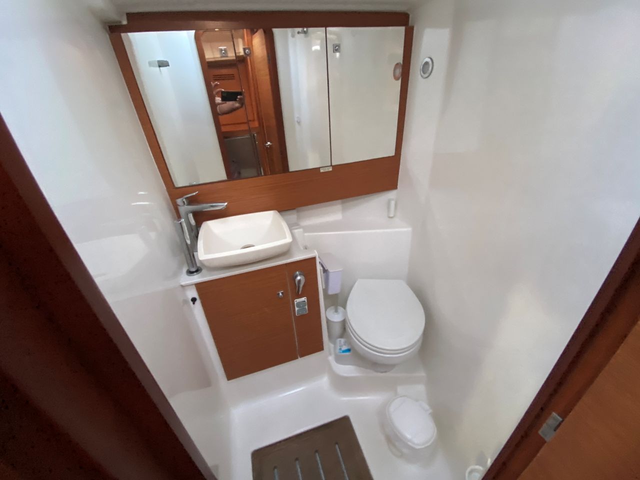 Photo #9 - Dufour 430 GL (HELVIRO) in Lefkada - 29949