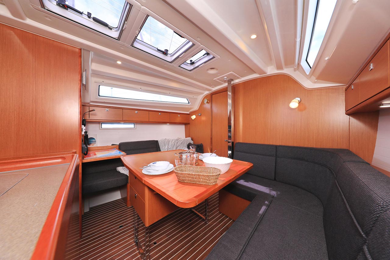 Photo #13 - Bavaria Cruiser 37 - 3 cab. (Westa) en Biograd - 30004