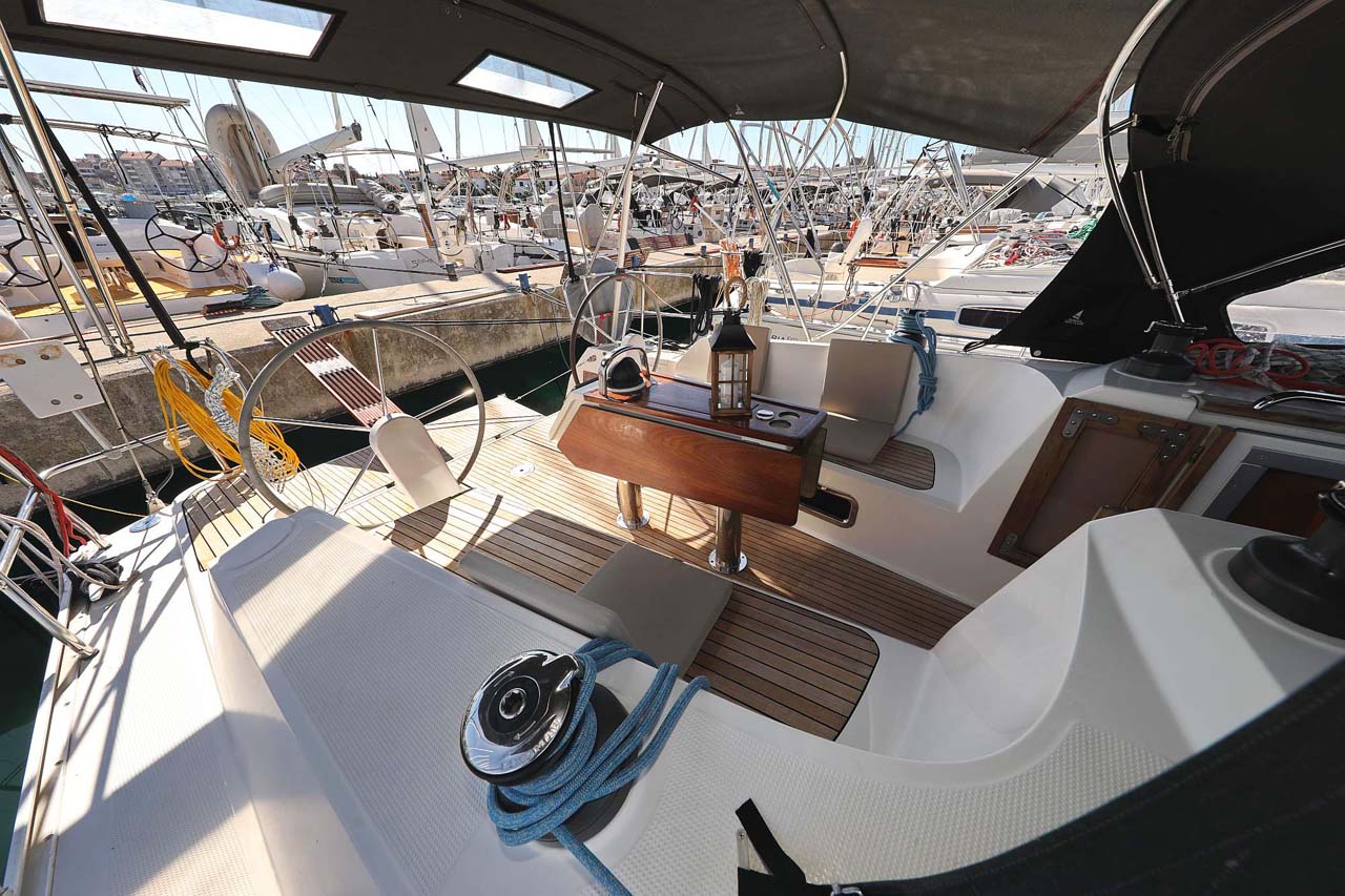 Photo #10 - Bavaria Cruiser 41 - 3 cab. (Kirka) en Biograd - 30022