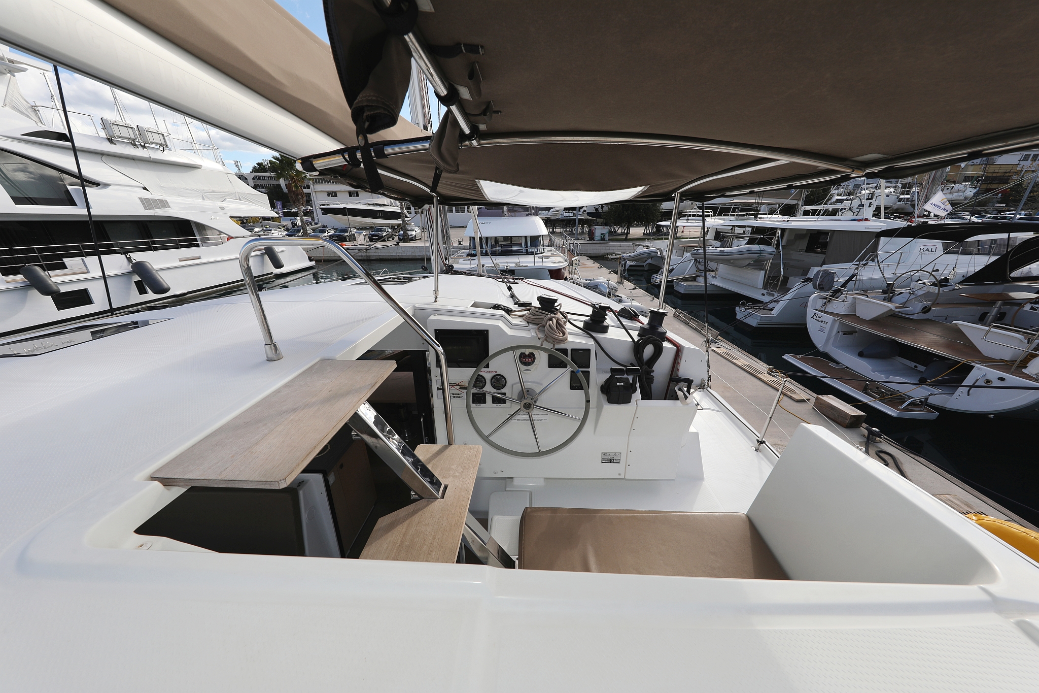 Photo #11 - Fountaine Pajot Lucia 40 - 4 cab. (Why Not) in Trogir - 30047