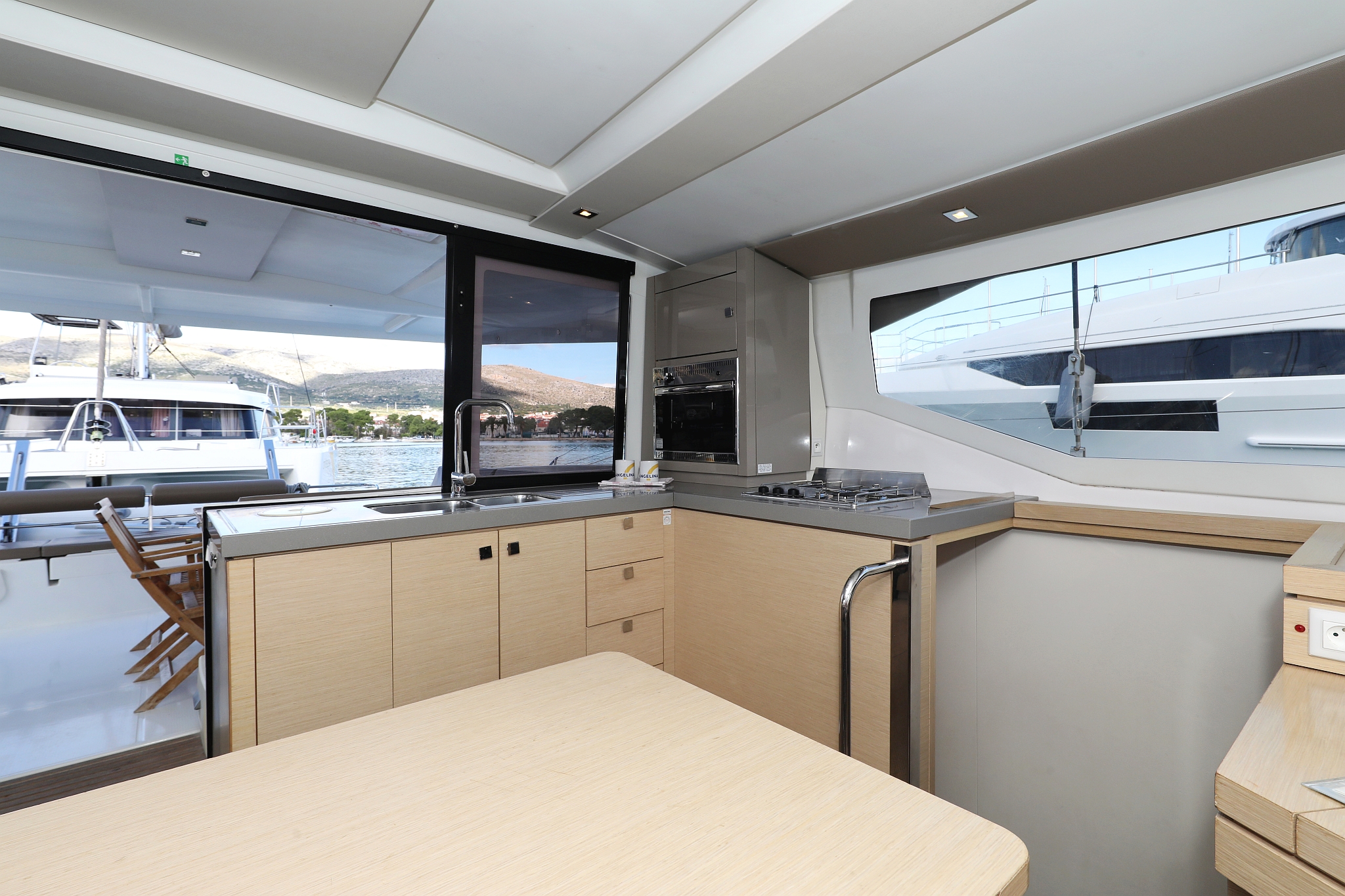 Photo #21 - Fountaine Pajot Lucia 40 - 4 cab. (Why Not) in Trogir - 30047