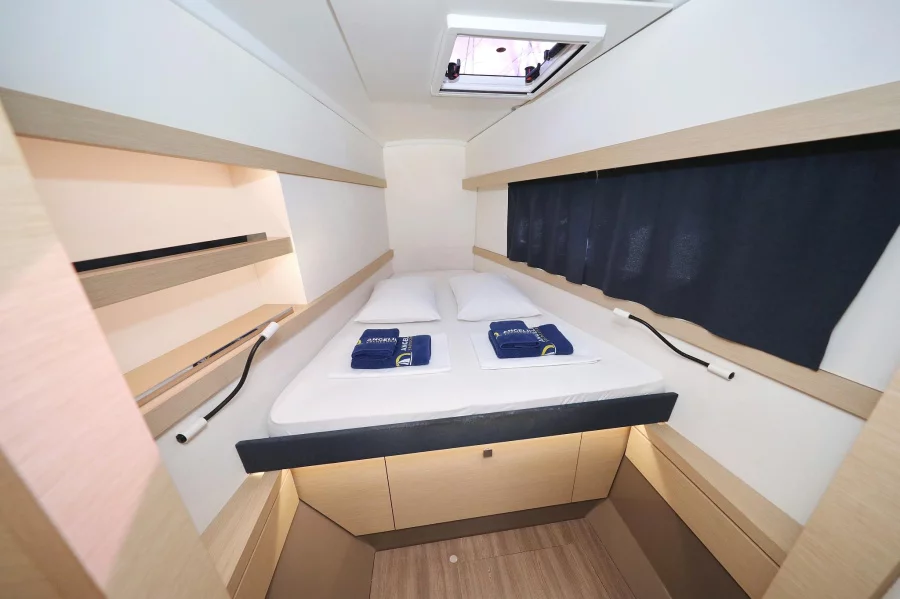 Fountaine Pajot Lucia 40 (Why Not)  - 42