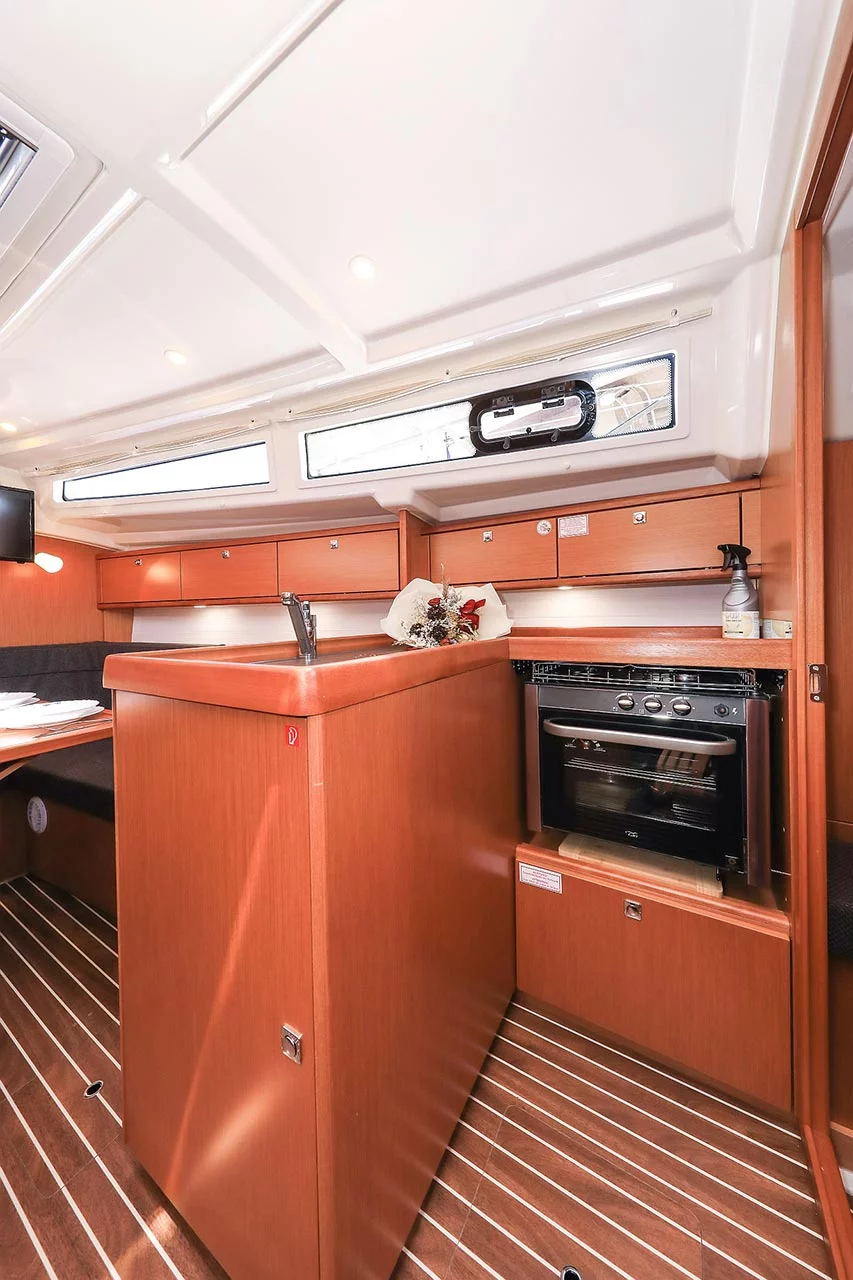 Bavaria Cruiser 34 (Deneb)  - 15