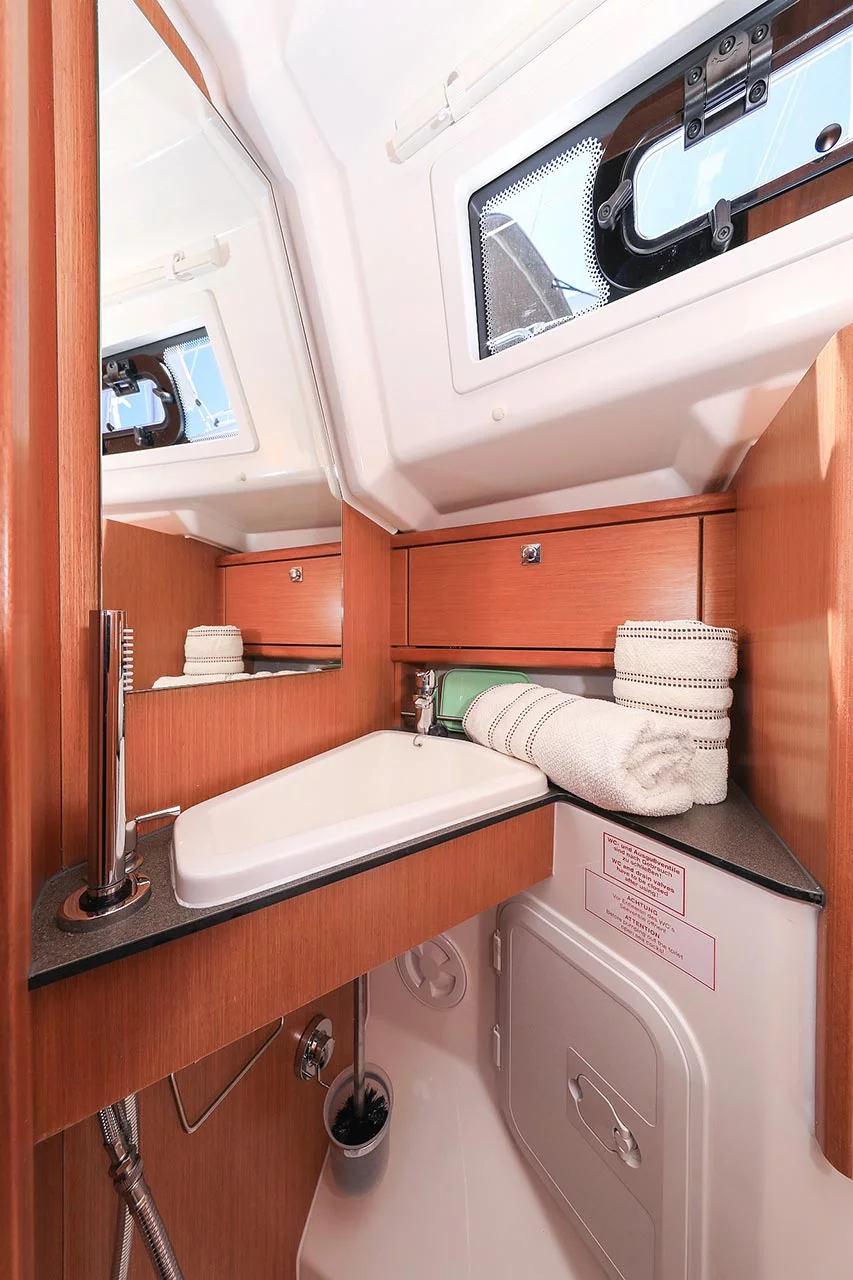 Bavaria Cruiser 34 (Deneb)  - 25