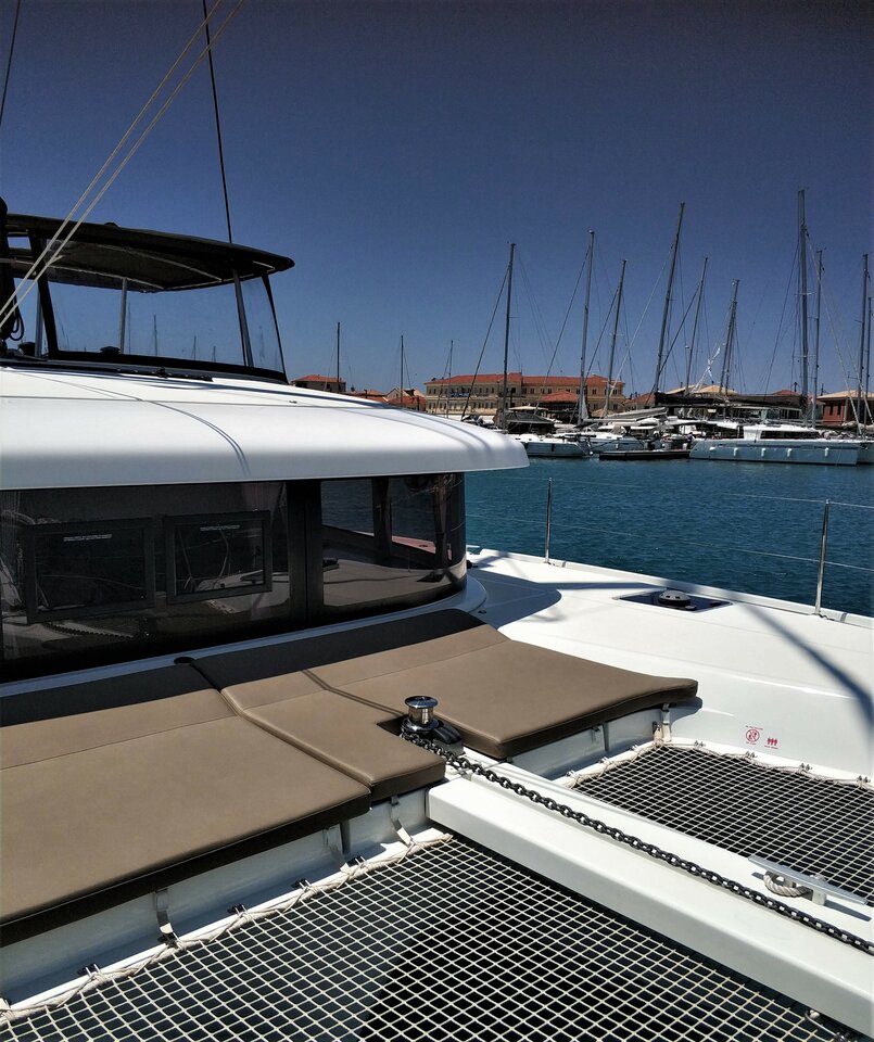 Photo #9 - Lagoon 42 - 4 + 2 cab. (Niki) in Lavrion - 30101