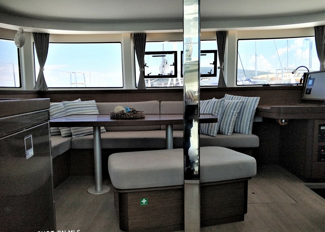 Photo #15 - Lagoon 42 - 4 + 2 cab. (Niki) in Lavrion - 30101