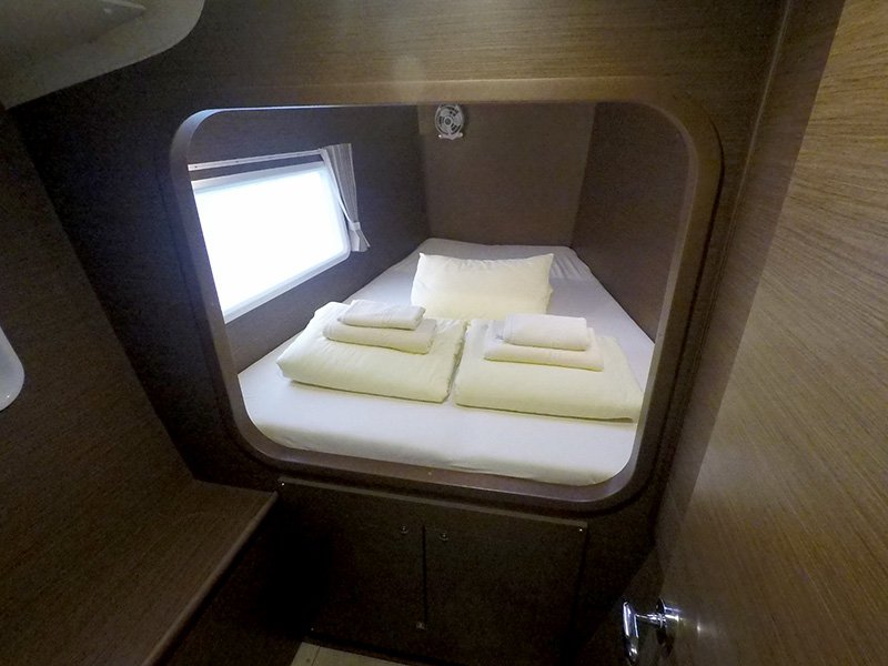 Photo #15 - Lagoon 380 - 4 + 2 cab. (Grey Pearl) in Sibenik - 30111