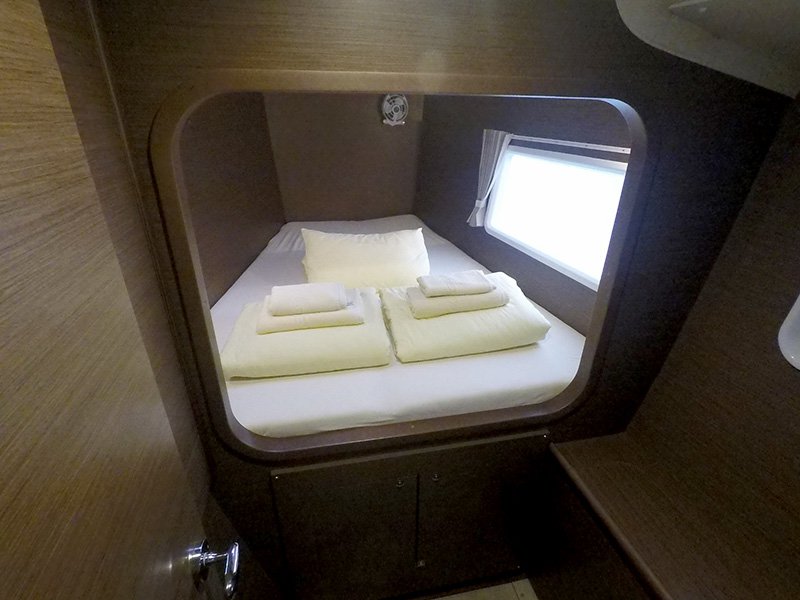Photo #16 - Lagoon 380 - 4 + 2 cab. (Grey Pearl) in Sibenik - 30111