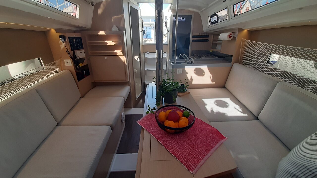 Photo #7 - Oceanis 30.1 (Mobula Zero) in Split - 30124