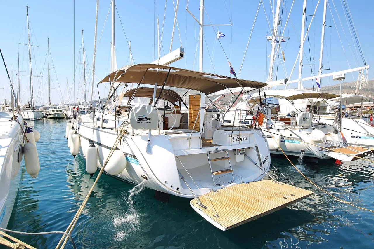 Bavaria Cruiser 56 - 5 + 1 cab. (El Karinjo)  - 2
