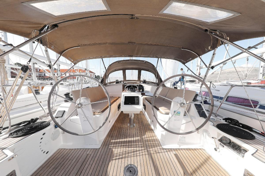 Photo #7 - Bavaria Cruiser 37 - 3 cab. (Vera) en Murter - 30150