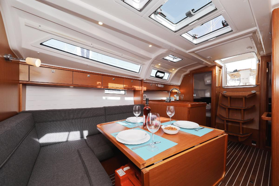 Photo #24 - Bavaria Cruiser 37 - 3 cab. (Vera) en Murter - 30150