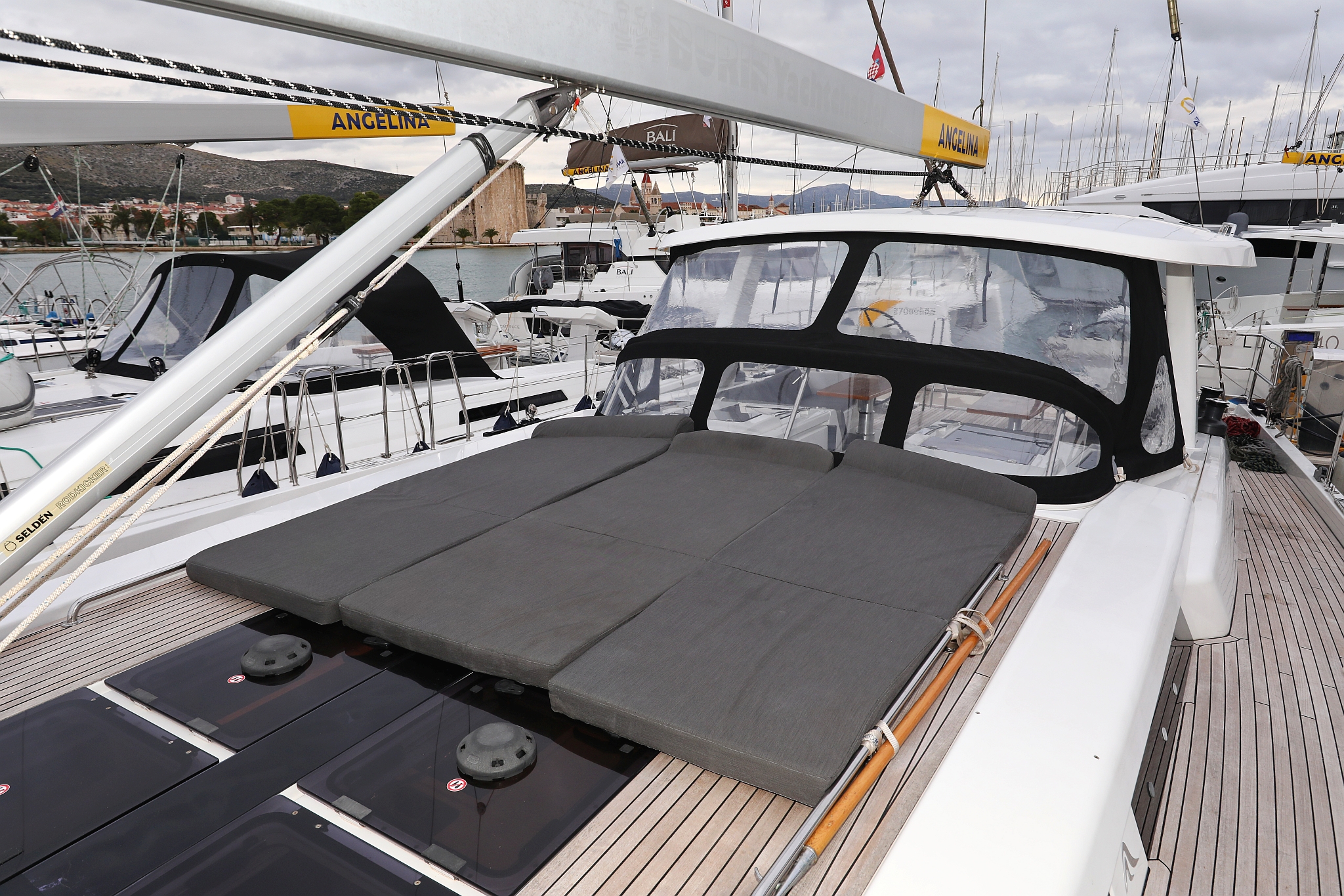 Photo #12 - Hanse 588 - 5 + 1 cab. (Jasmine) in Trogir - 30167