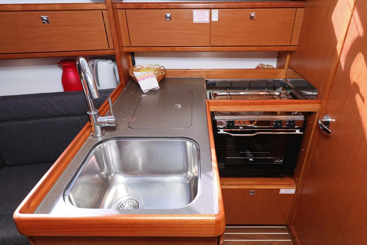 Bavaria Cruiser 33 (Moja Niska)  - 15