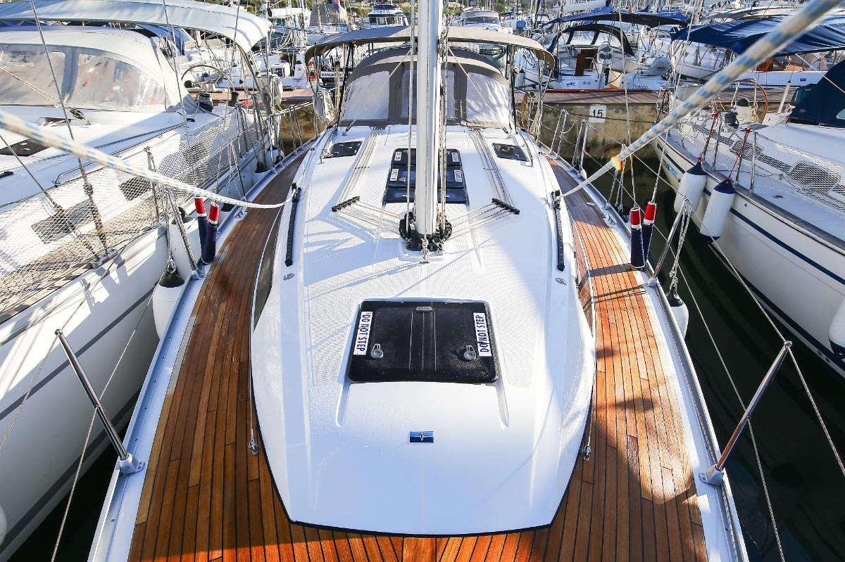 Photo #8 - Bavaria Cruiser 37 - 3 cab. (Malo Angeline) in Krk - 30236