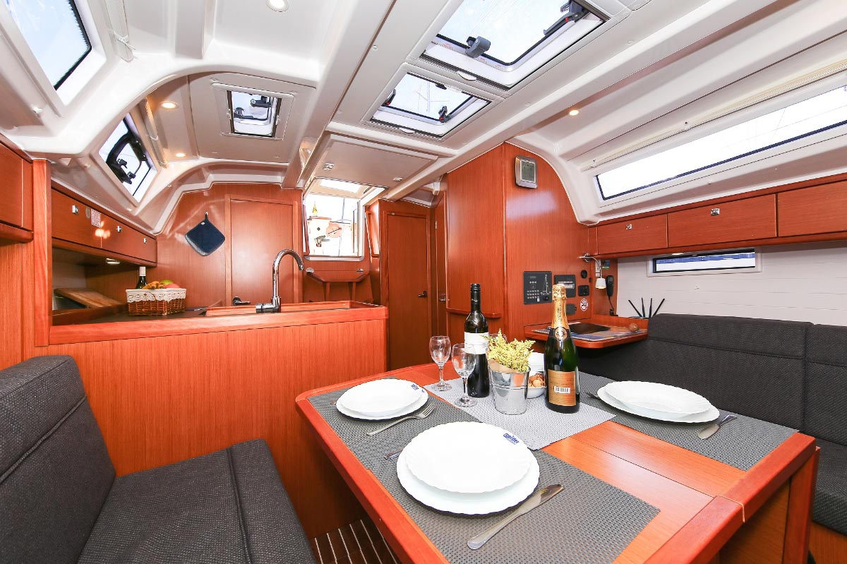 Photo #16 - Bavaria Cruiser 37 - 3 cab. (Malo Angeline) in Krk - 30236