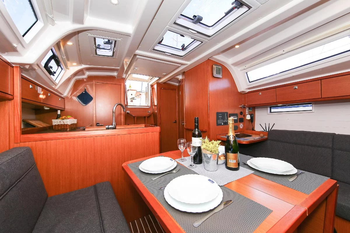Bavaria Cruiser 37 - 3 cab. (Malo Angeline)  - 15