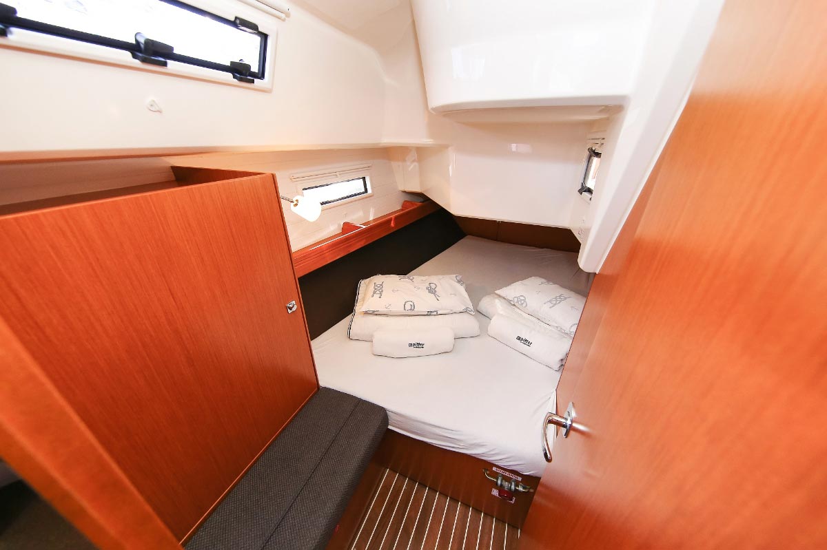 Photo #23 - Bavaria Cruiser 37 - 3 cab. (Malo Angeline) in Krk - 30236