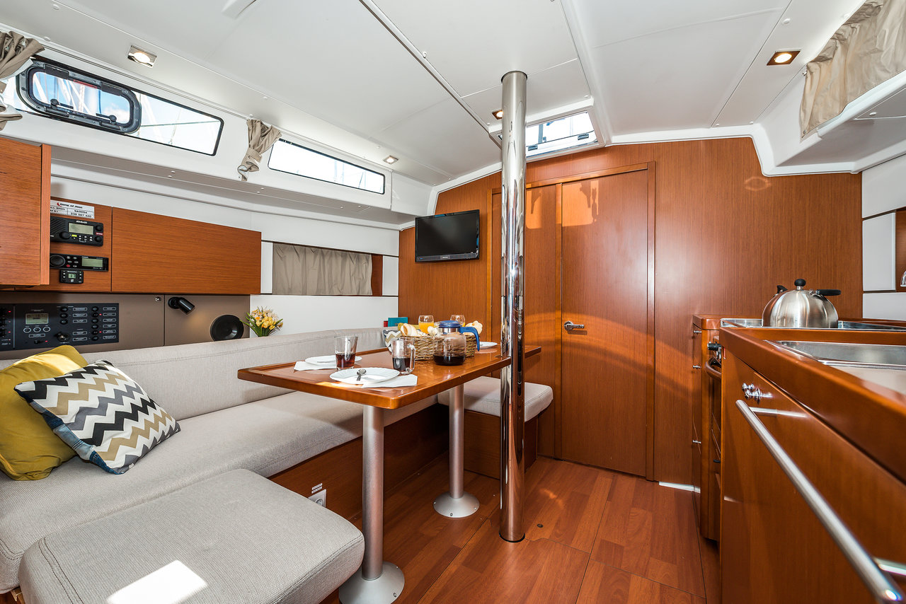 Photo #10 - Oceanis 38.1 (Prodigy) en Biograd - 30252